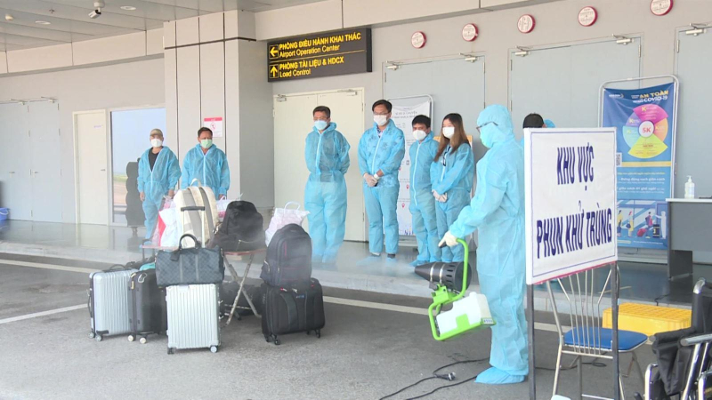 14 ca nhập cảnh dương tính biến chủng Omircon