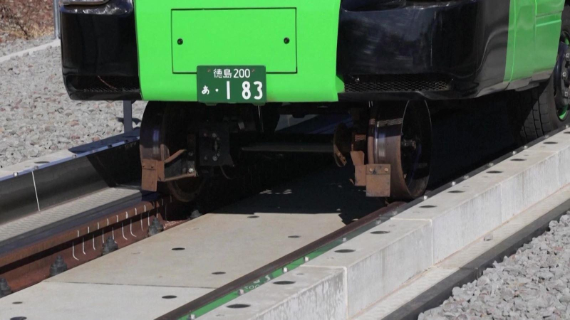 Chính thức vận hành xe buýt hai chế độ đầu tiên trên thế giới