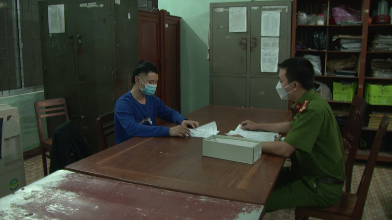 Bắt thanh niên hoạt động tín dụng đen