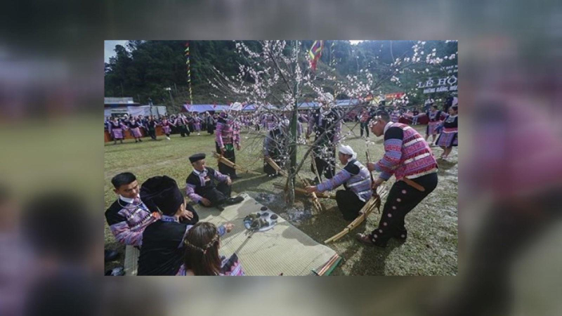 Ng&agrave;y hội Văn h&oacute;a d&acirc;n tộc M&ocirc;ng lần thứ III