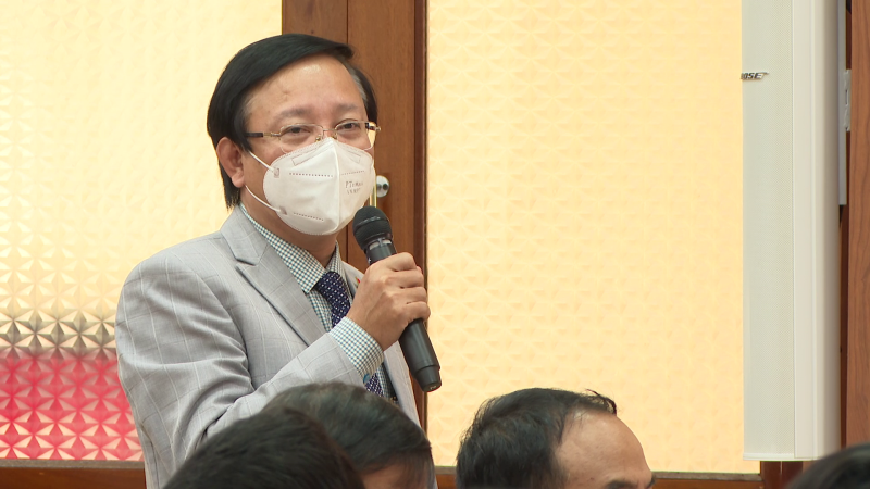 Chất vấn các vấn đề tài nguyên môi trường, y tế và giáo dục