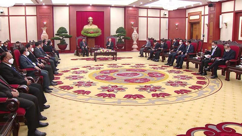 Tổng bí thư tiếp Chủ tịch Quốc hội Lào