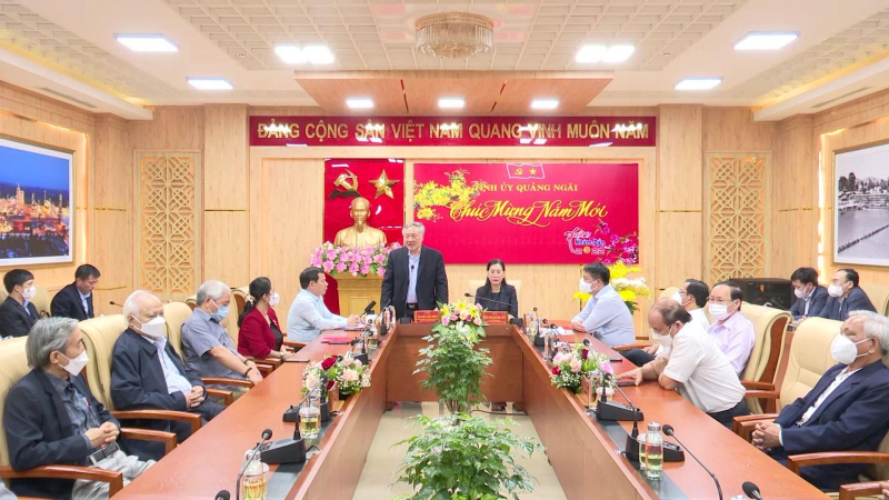 Chánh án tòa án nhân dân tối cao thăm và chúc Tết ở Quảng Ngãi