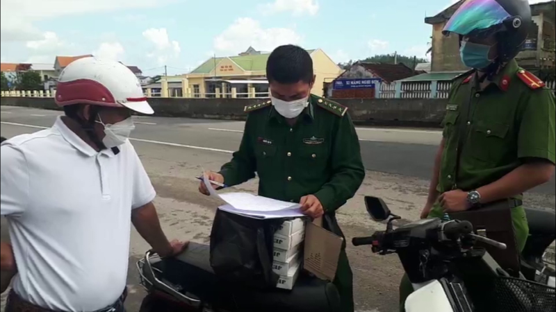 Bắt giữ nhiều loại hàng hóa không rõ nguồn gốc