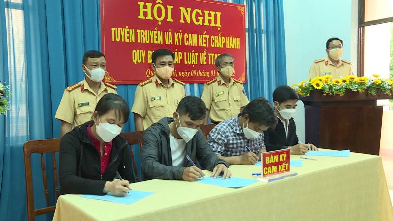 Doanh nghiệp vận tải ký cam kết đảm bảo an toàn giao thông