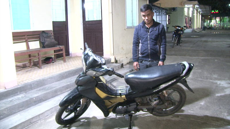 Quảng Ngãi: Bắt thanh niên trộm xe máy