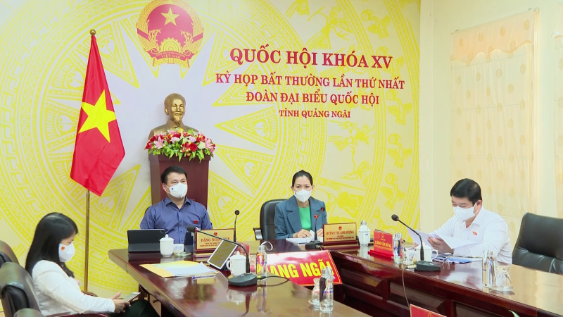 Thảo luận tổ về dự thảo các dự án luật