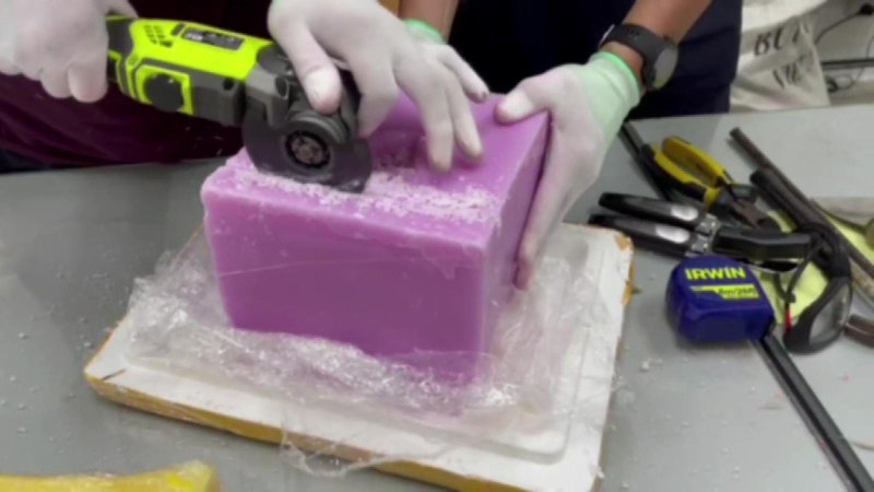 Thu giữ 25 kg ma túy gửi chuyển phát nhanh