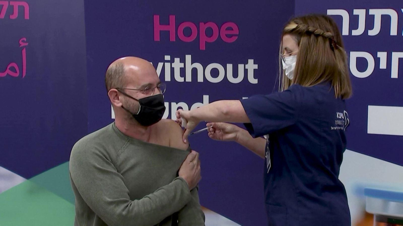 Israel cho phép tiêm vaccine liều 4 cho người trên 60 tuổi