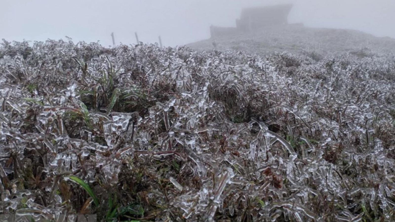 H&igrave;nh ảnh băng gi&aacute; hiếm gặp ở miền n&uacute;i ph&iacute;a Bắc