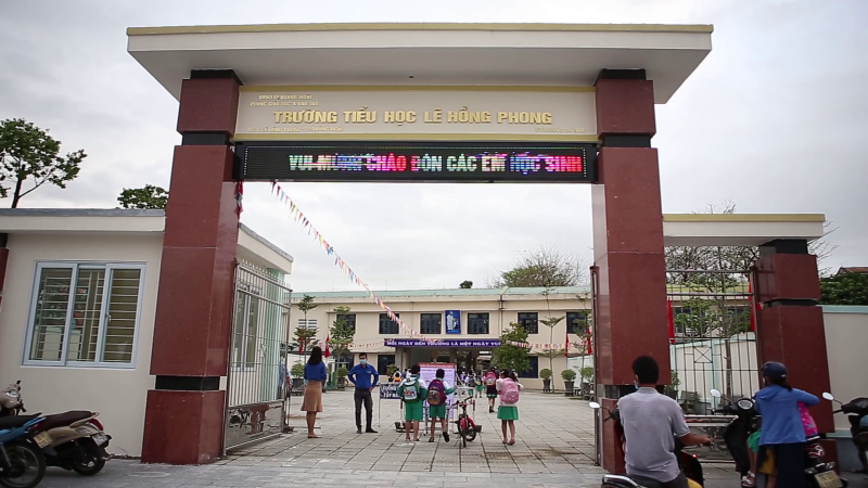 Trẻ mầm non và tiểu học trở lại trường