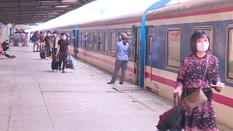 Học sinh, sinh viên được giảm 20% giá vé tàu