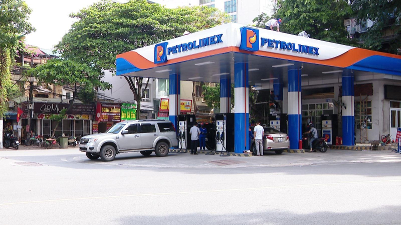 Xử l&yacute; nghi&ecirc;m h&agrave;nh vi trục lợi trong kinh doanh xăng dầu