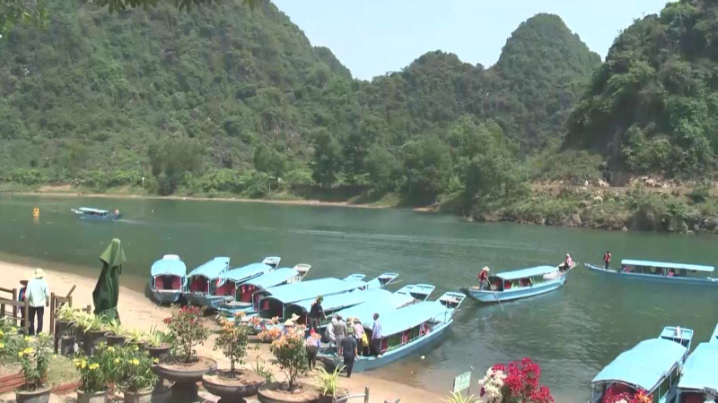Đặc sắc tour khám phá bí ẩn Phong Nha về đêm