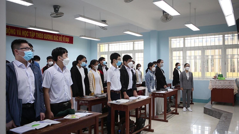 Quảng Ng&atilde;i học sinh đ&atilde; trở lại trường