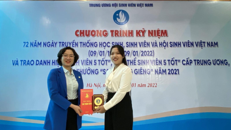 “Sao tháng giêng” Thanh Trúc