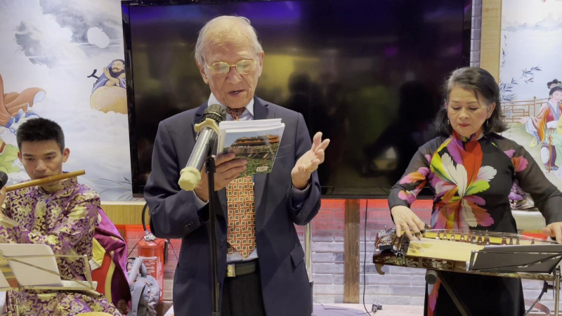 Đ&ecirc;m thơ Ph&aacute;p ngữ ủng hộ trẻ em Việt Nam