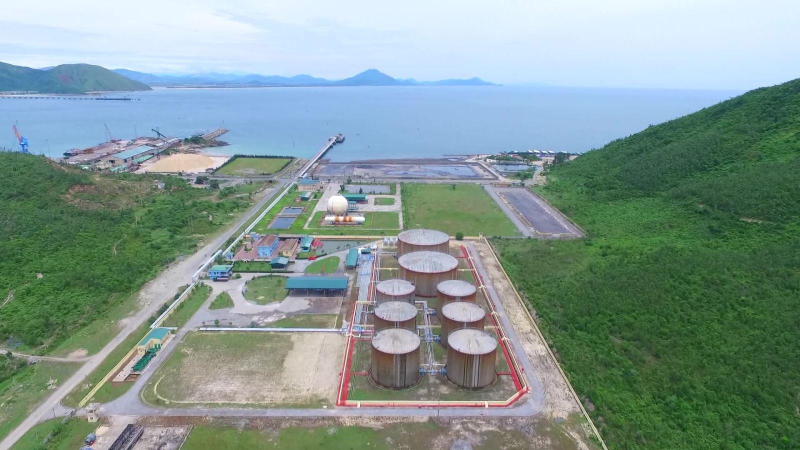 Kim ngạch nhập khẩu xăng dầu tăng 104%