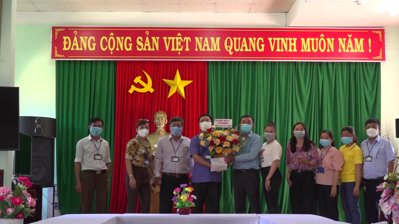 Thăm và chúc mừng ngày công tác xã hội