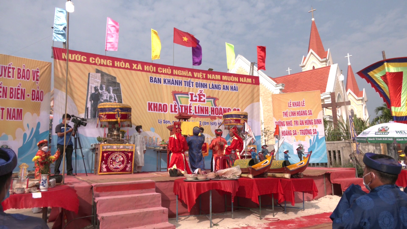 Lễ Khao lề thế l&iacute;nh Ho&agrave;ng Sa, th&ocirc;ng điệp chủ quyền biển đảo