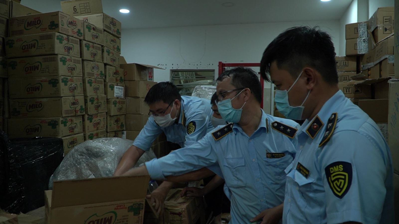 Thu giữ hàng trăm ngàn sản phẩm thuốc nhập lậu tại TP.HCM