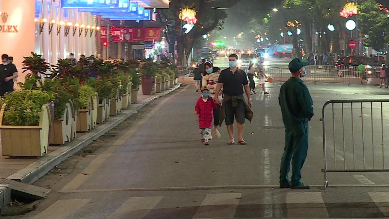 Phố đi bộ hồ Ho&agrave;n Kiếm hoạt động trở lại từ cuối tuần n&agrave;y