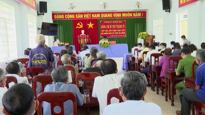 Bí thư Thành ủy đối thoại với nhân dân xã Tịnh Ấn Đông