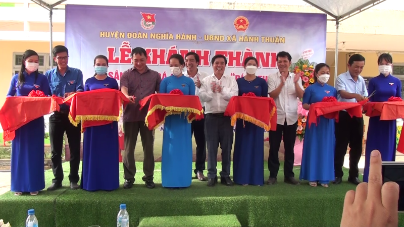 Khánh thành sân bóng đá cỏ nhân tạo mang tên Bích Thùy