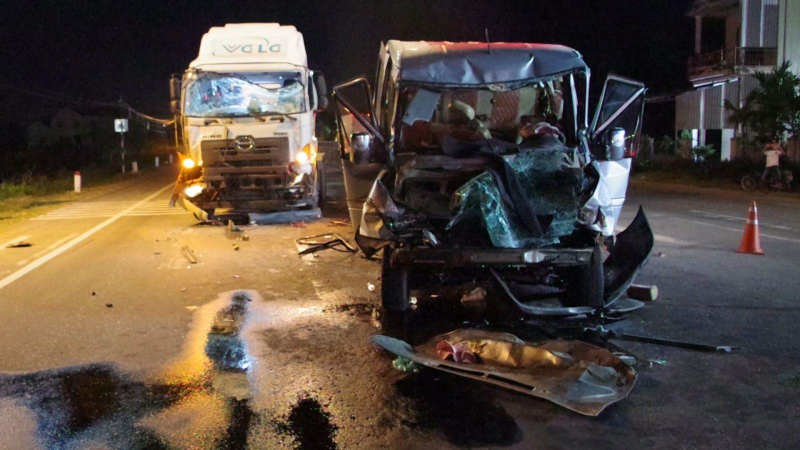 Đức Phổ : tai nạn liên hoàn làm 01 người chết, 08 người bị thương