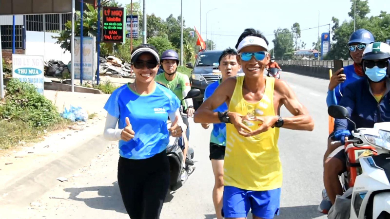 Chạy bộ xuy&ecirc;n việt- sẻ chia v&agrave; kết nối