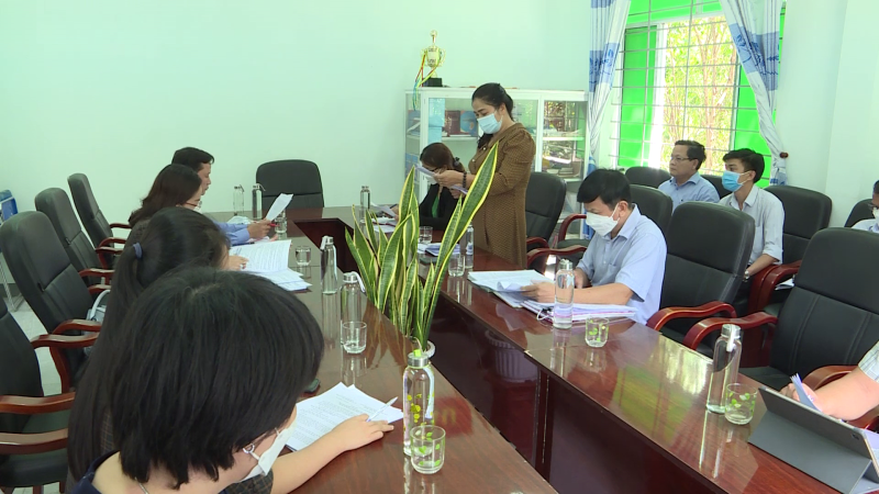 Đoàn giám sát HĐND tỉnh giám sát việc khám, chữa bệnh tại huyện Ba Tơ