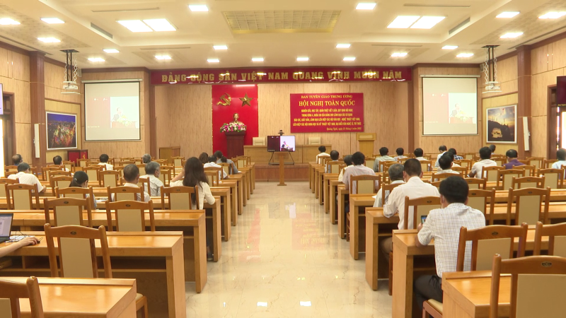 Hội nghị to&agrave;n quốc nghi&ecirc;n cứu, học tập, qu&aacute;n triệt Hội nghị Trung ương 4, kh&oacute;a XIII