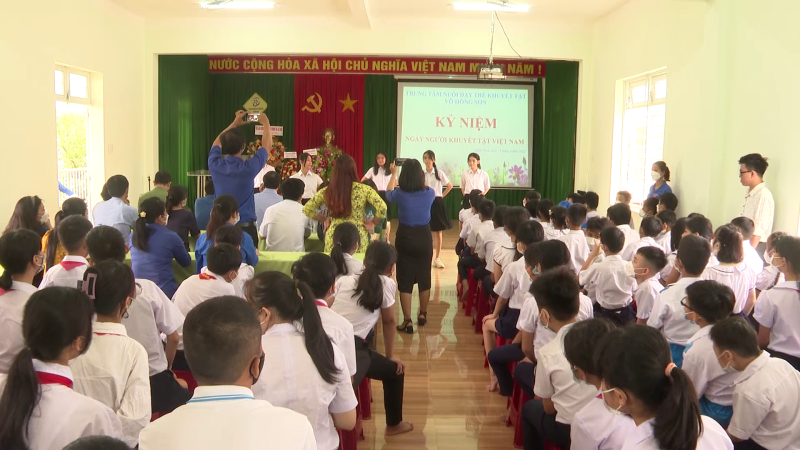 Trung tâm nuôi dưỡng trẻ khuyết tật Võ Hồng Sơn kỷ niệm ngày người khuyết tật Việt Nam