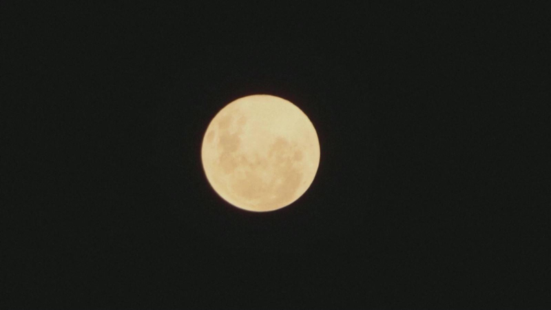 &ldquo;Trăng hồng&rdquo; tr&ecirc;n bầu trời Chile