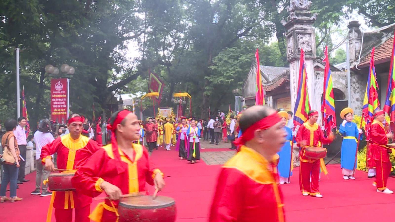 Đón nhận bằng Di tích quốc gia đặc biệt “Thăng Long Tứ trấn”