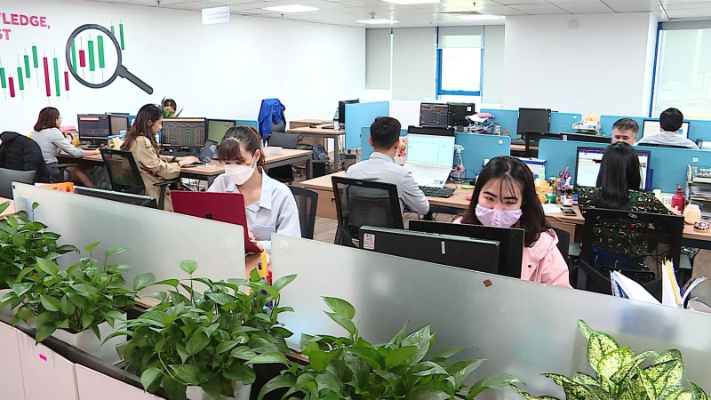 Đề nghị Chính phủ bình ổn giá điện, xăng dầu