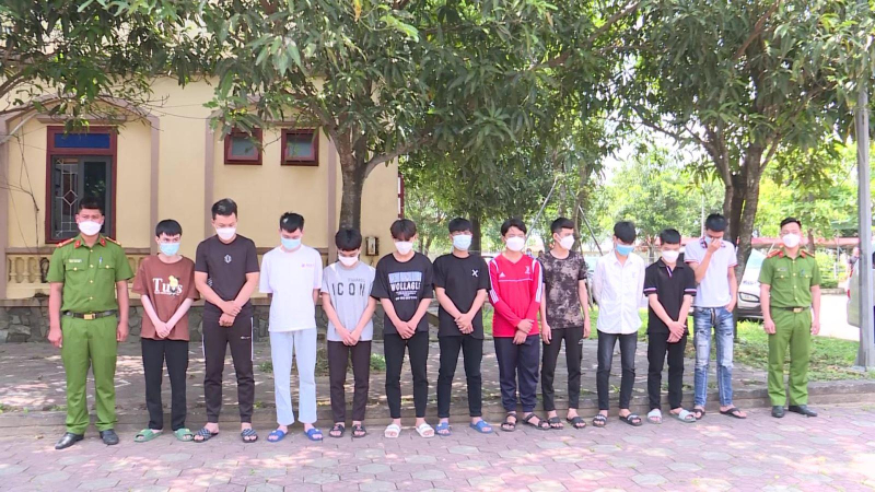 Khởi tố 11 đối tượng đ&aacute;nh bạc trực tuyến qua v&iacute; momo