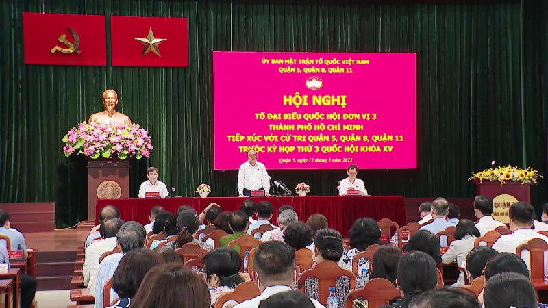 Chủ tịch nước tiếp tục chương tr&igrave;nh tiếp x&uacute;c cử tri TP HCM