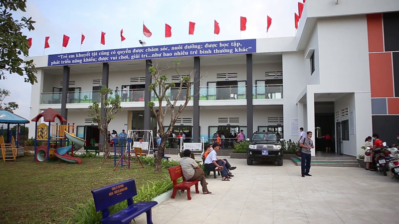 Thăm Trung tâm can thiệp sớm và nuôi dạy trẻ khuyết tật Tâm Việt