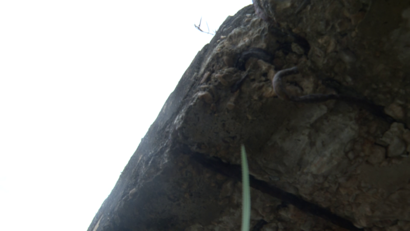 Những cây cầu “Chờ gãy”