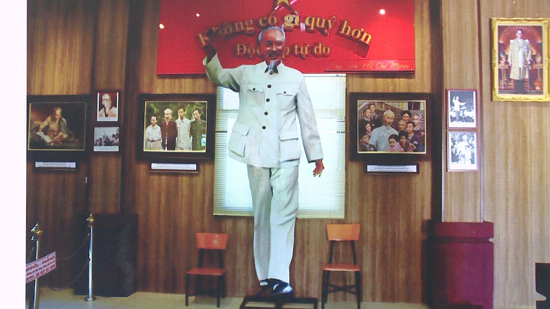 Triển l&atilde;m kỷ niệm Ng&agrave;y sinh Chủ tịch Hồ Ch&iacute; Minh