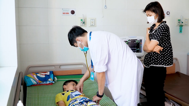 Cẩn trọng với c&aacute;c bệnh m&ugrave;a h&egrave; ở trẻ em