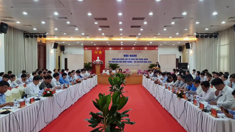 Giao ban công tác tổ chức xây dựng Đảng 09 tỉnh khu vực Miền Trung - Tây Nguyên năm 2022