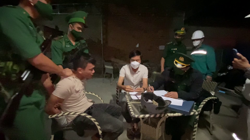 Bắt quả tang thanh niên tàng trữ trái phép chất ma túy