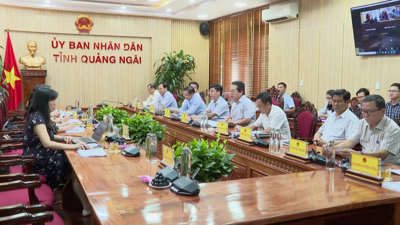 Ph&oacute; Chủ tịch UBND tỉnh V&otilde; Phi&ecirc;n l&agrave;m việc với ng&acirc;n h&agrave;ng ph&aacute;t triển ch&acirc;u &Aacute;