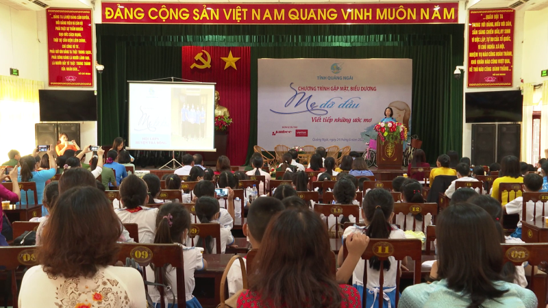 Gặp mặt, biểu dương “Mẹ đỡ đầu” tiêu biểu tỉnh Quảng Ngãi