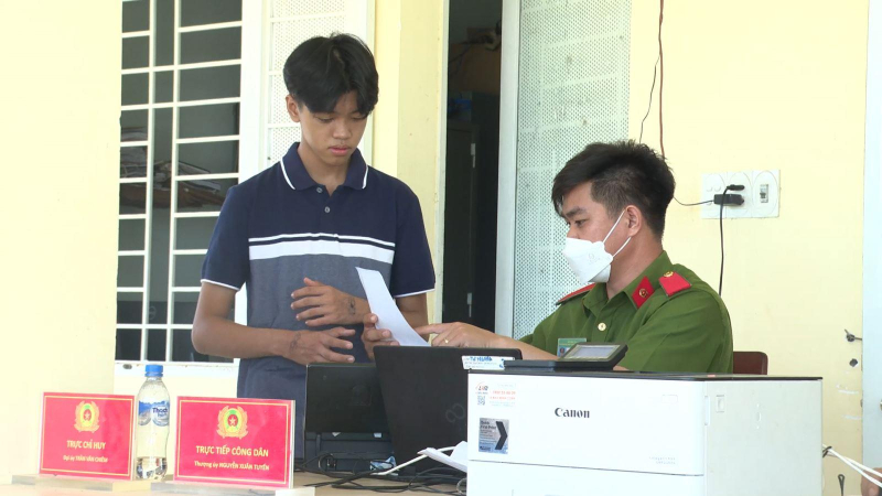 Hỗ trợ làm căn cước công dân trong ngày nghỉ