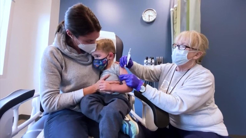 FDA Mỹ khẳng định vaccine Pfizer an to&agrave;n với trẻ dưới 5 tuổi