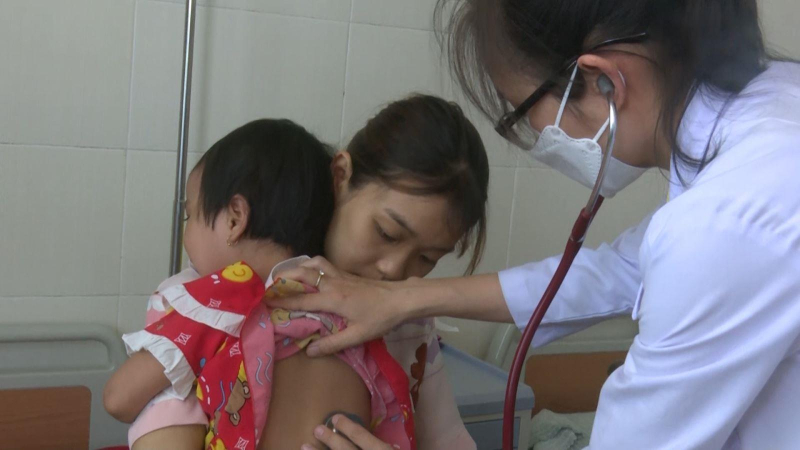 Ph&ograve;ng bệnh ti&ecirc;u h&oacute;a cho trẻ m&ugrave;a nắng n&oacute;ng