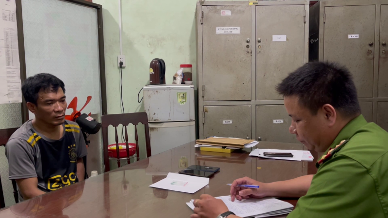 Bắt kẻ mua bán trái phép chất ma túy